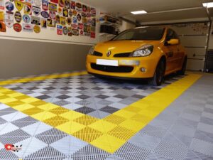 sol de garage motif renault