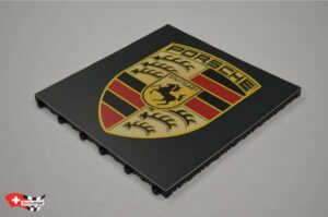 dalle clipsable avec logo porsche